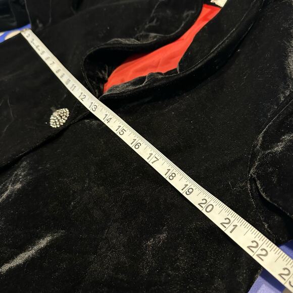 Worthington Womens Black Velvet Crop Jacket with Brooch Style Button Size L - Picture 12 of 12